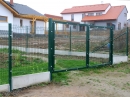 Dvouřídlá brána na záklapku s výplní plotovými panely